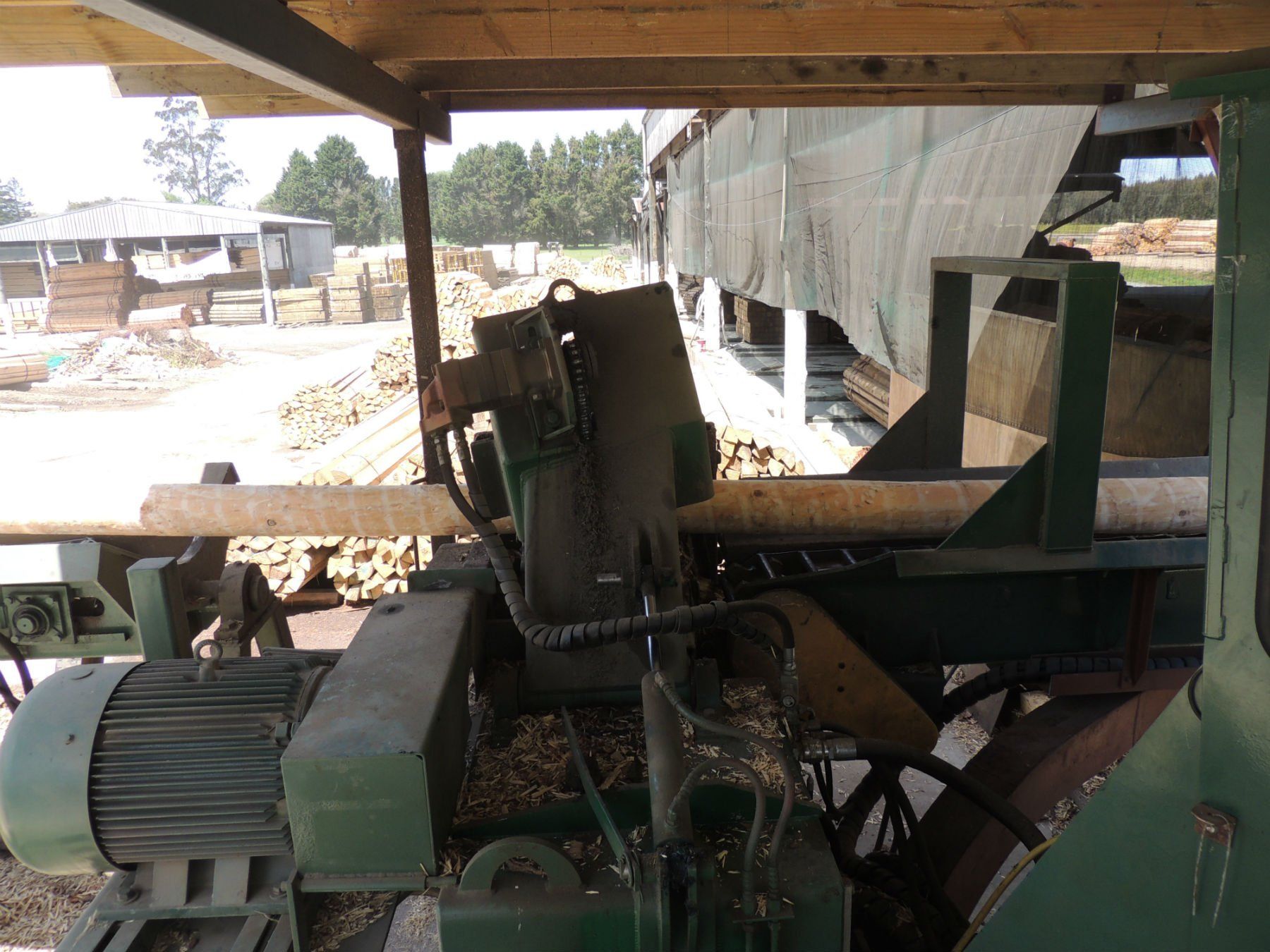 Roundwood products at work location