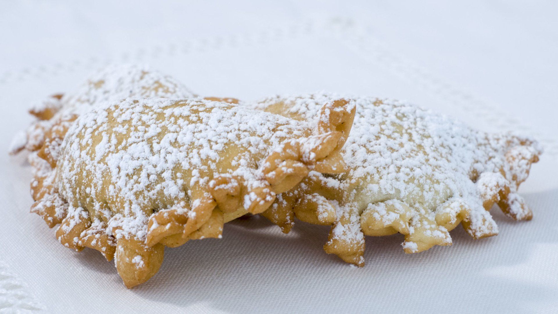 pasticcini ricoperti di zucchero a velo