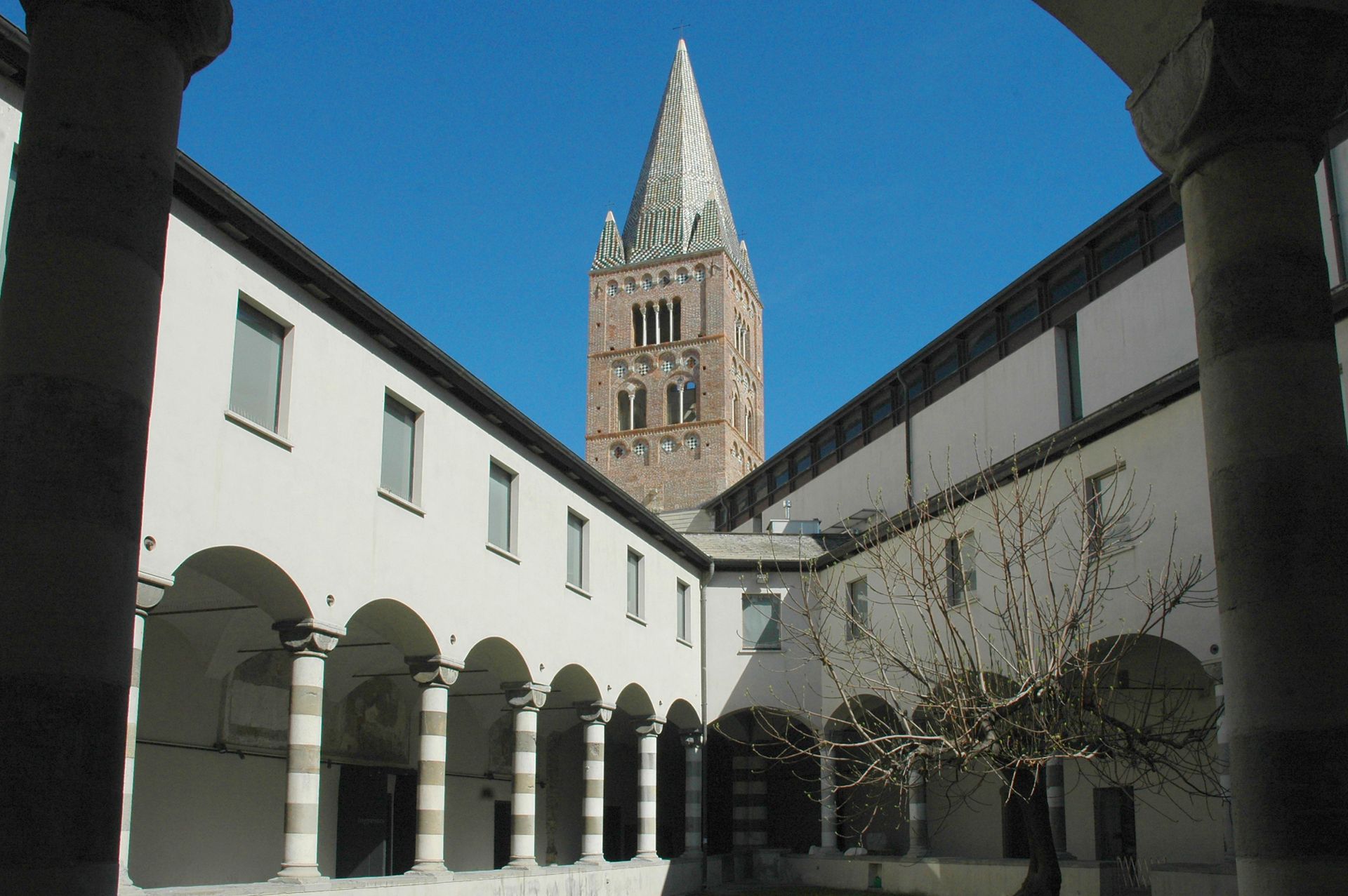 Genova local guide galleria degli specchi