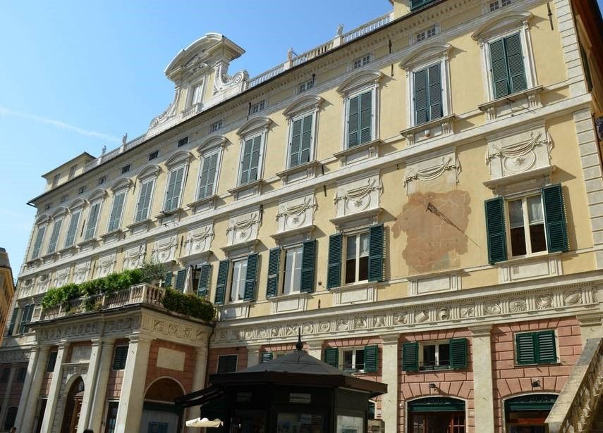 Genova local guide galleria degli specchi