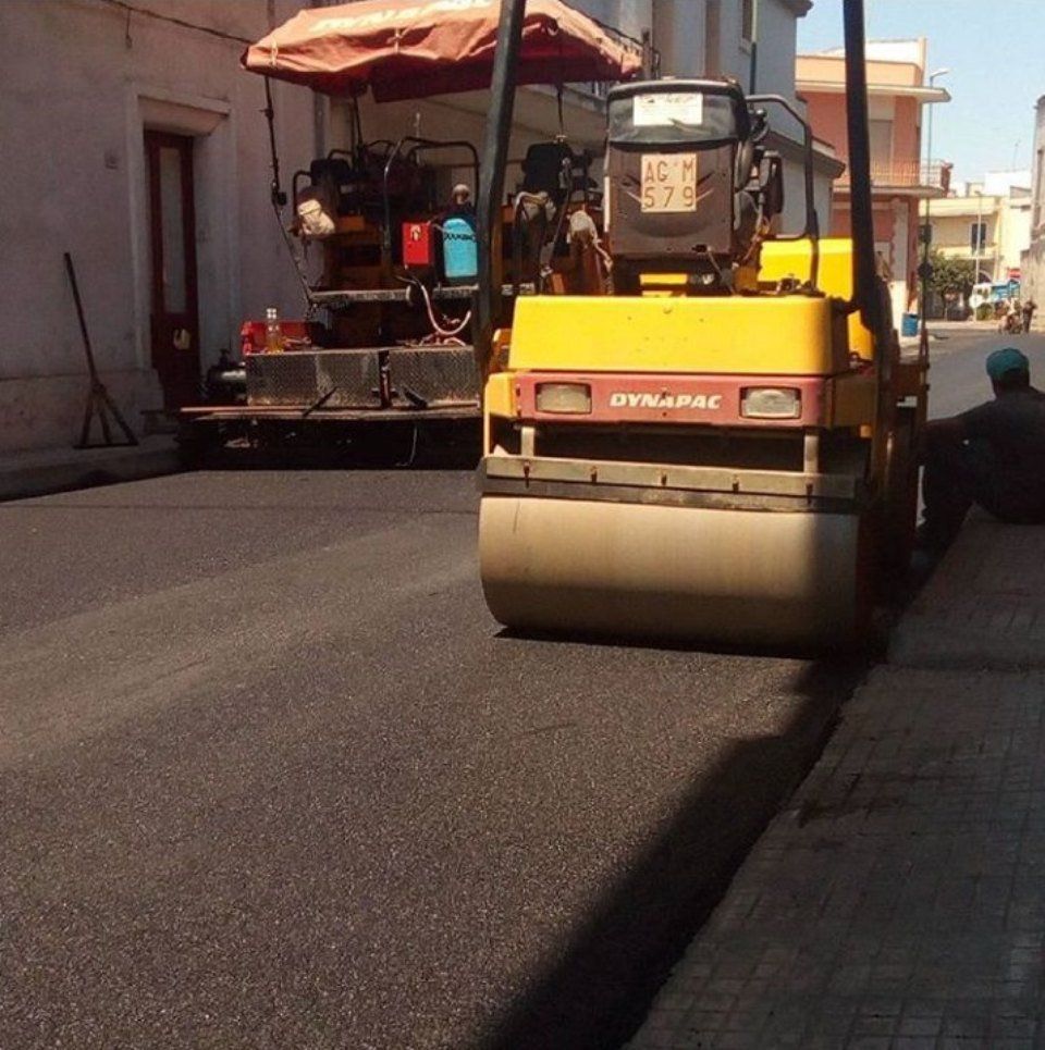 posa asfalto stradale