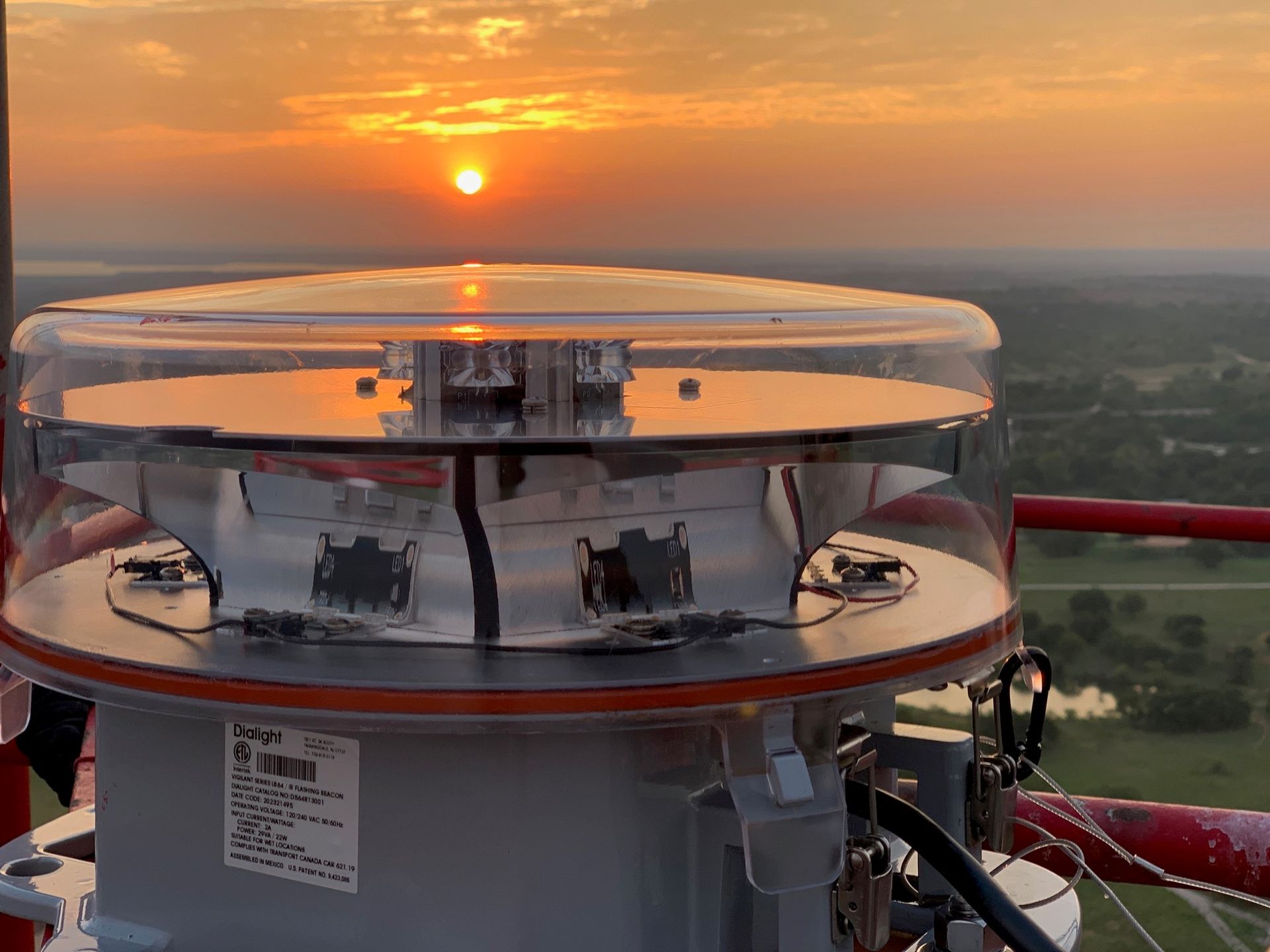 Obstruction tower lighting beacon