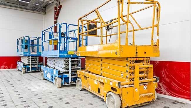 Scissor Lift Platform — Crane Rentals in Taree, NSW