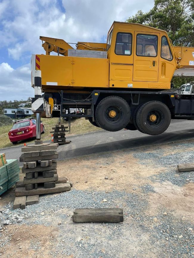 Hydraulic Truck Crane — Crane Rentals in Taree, NSW
