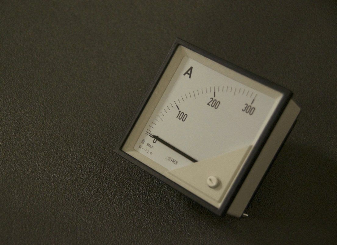Ammeter AC 90deg Scale, 72mm sq — Perth, WA — Les Cooke Instrument Co Pty Ltd.