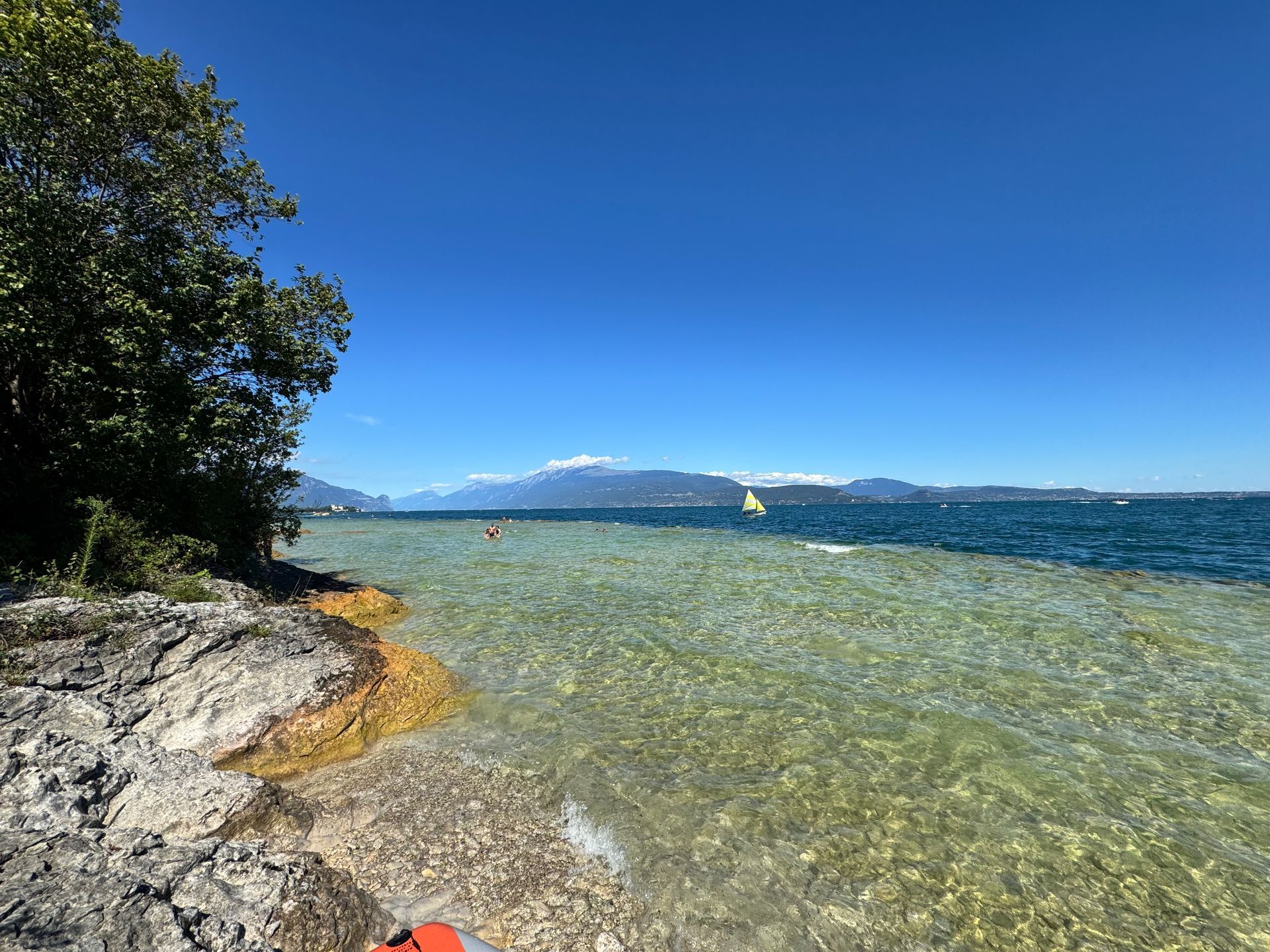 Sup e acqua cristallina all'Isola San Biagio