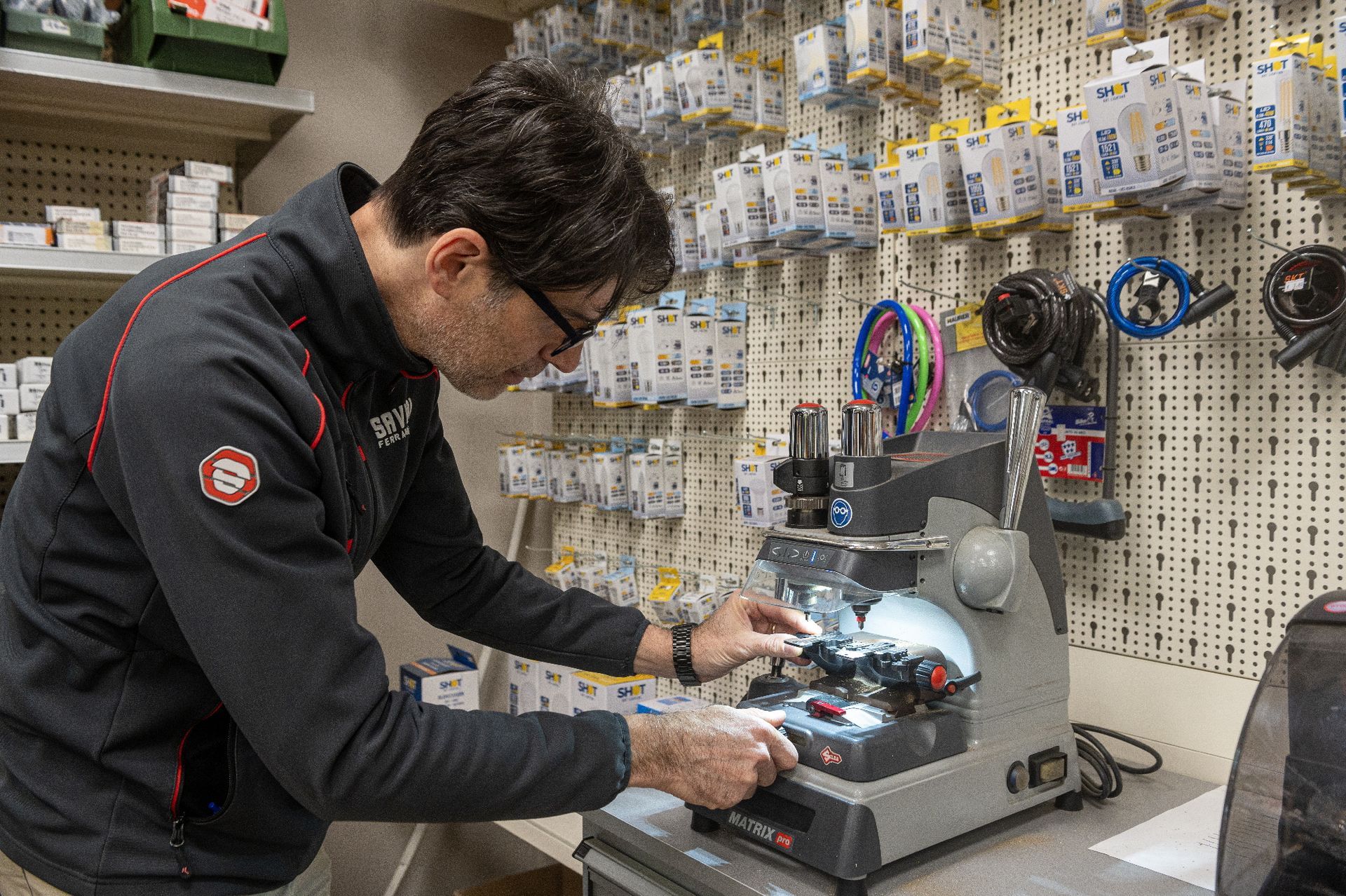 lavorazione chiavi Ferramenta Savini Casale Monferrato