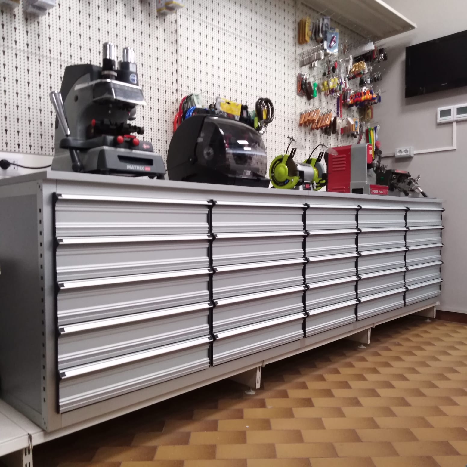 bancone Ferramenta Savini Casale Monferrato