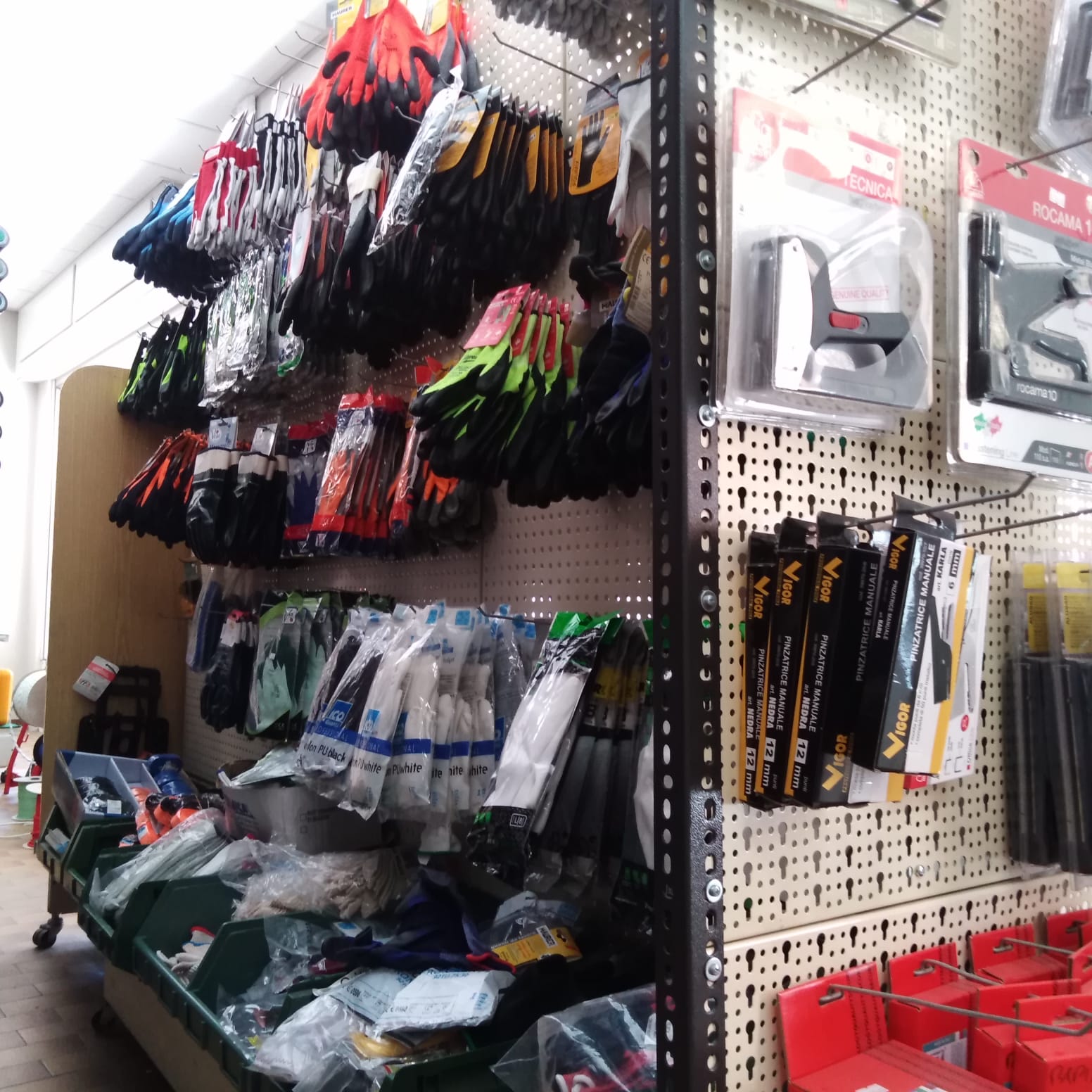 attrezzature giardinaggio Ferramenta Savini Casale Monferrato