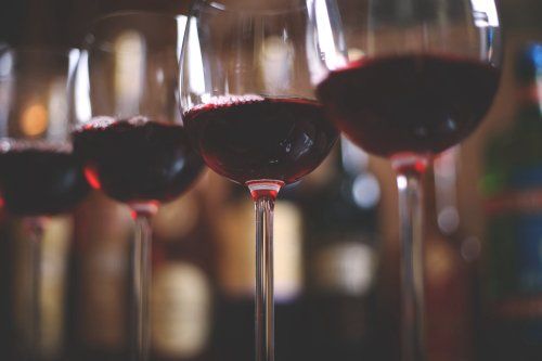 Calici di vino rosso