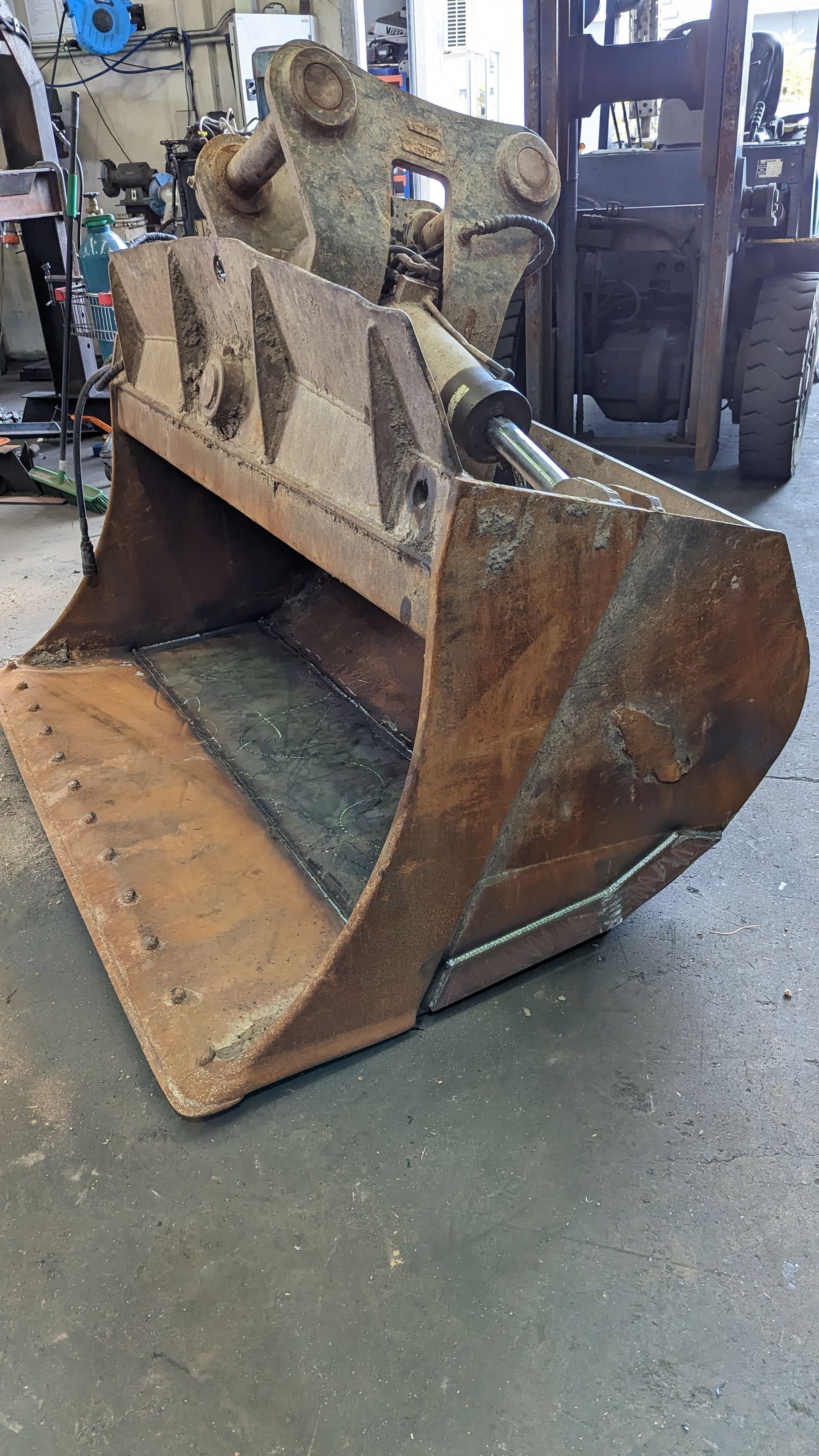 Earthmoving Repair — Turnweld Engineering in Coolum Beach, QLD