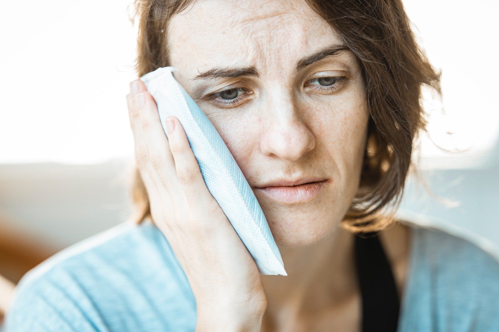 Woman with tooth pain