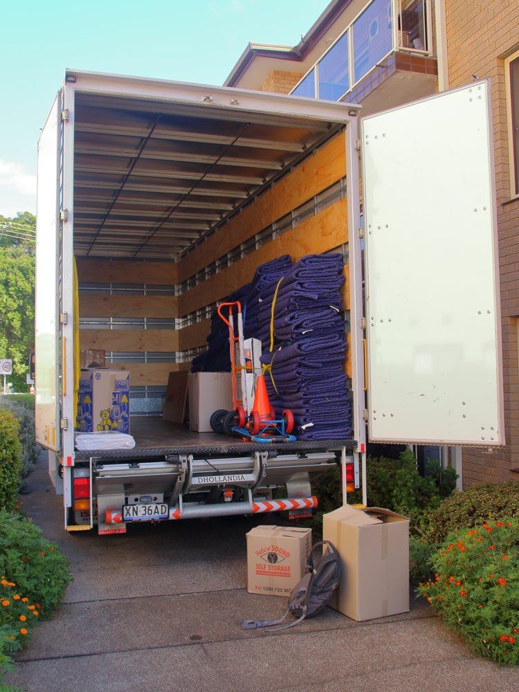 Furniture removalist truck in Forster, NSW