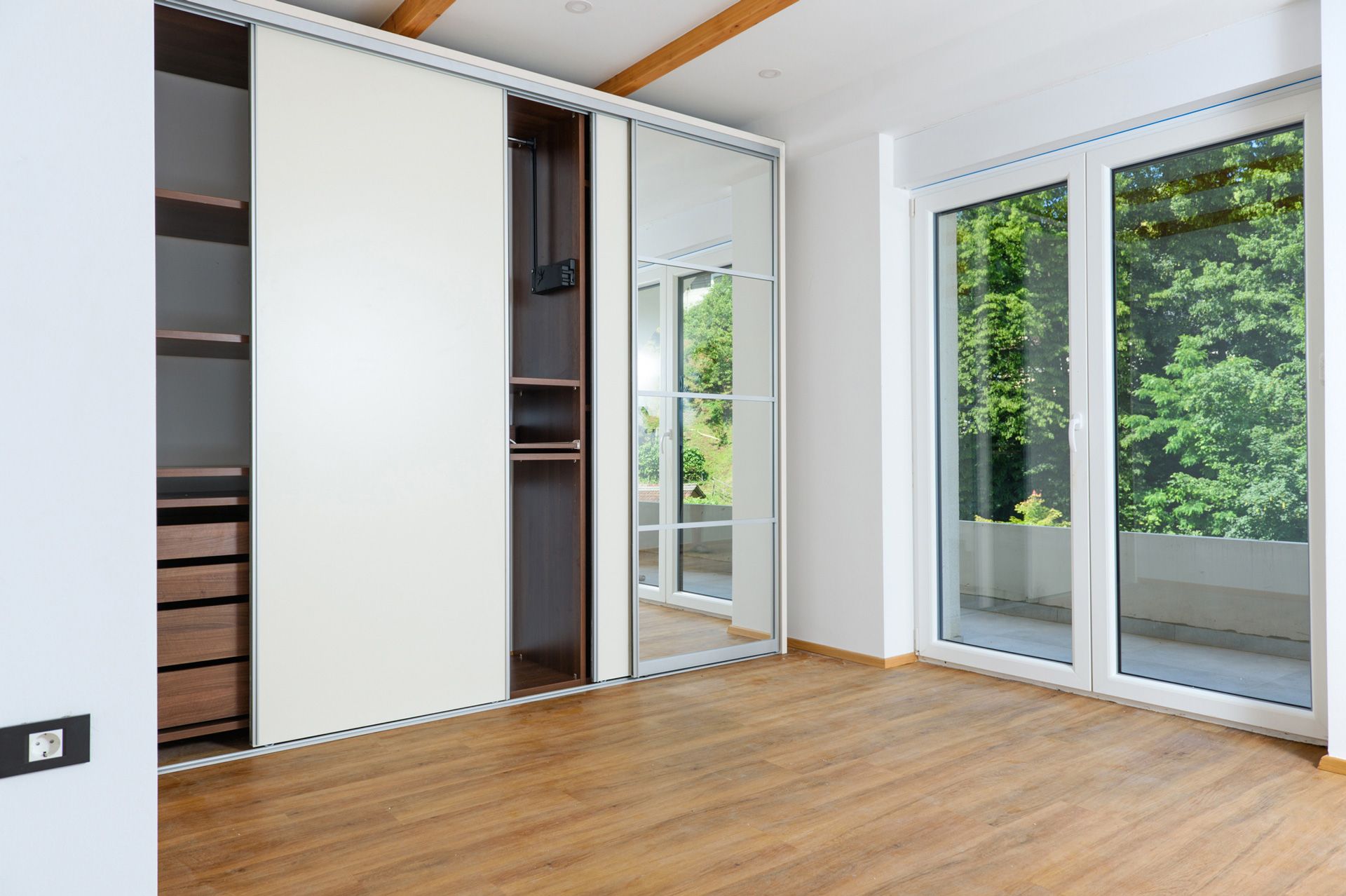 Quality Wardrobe Door — Perth, WA — Stirling Glass + Aluminium