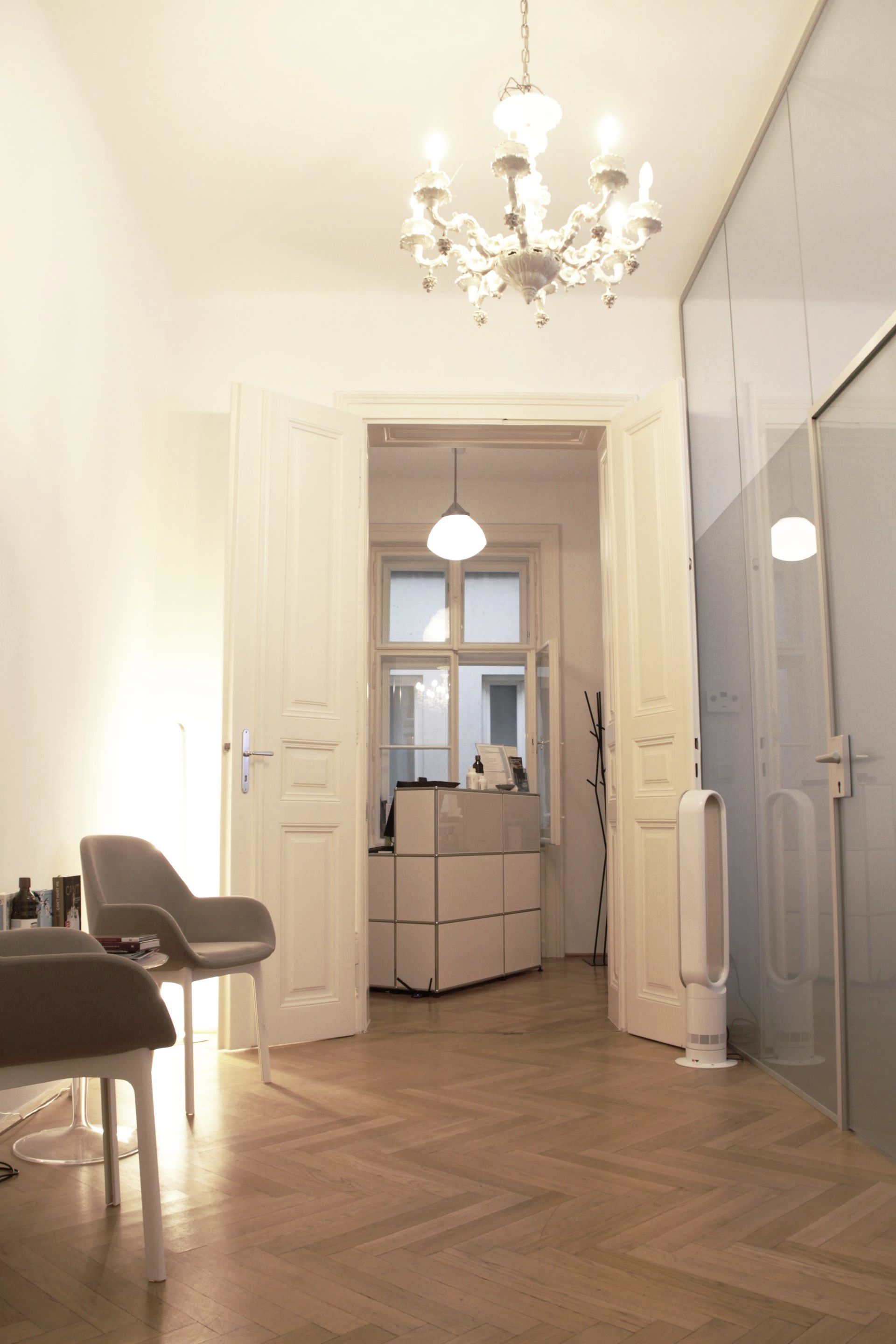 Ganzheitliche Wirbelsäulen Therapien für dauerhafte Rückengesundheit - OA Dr. Nadja Jiresch - Urban Spine - 1010 Wien