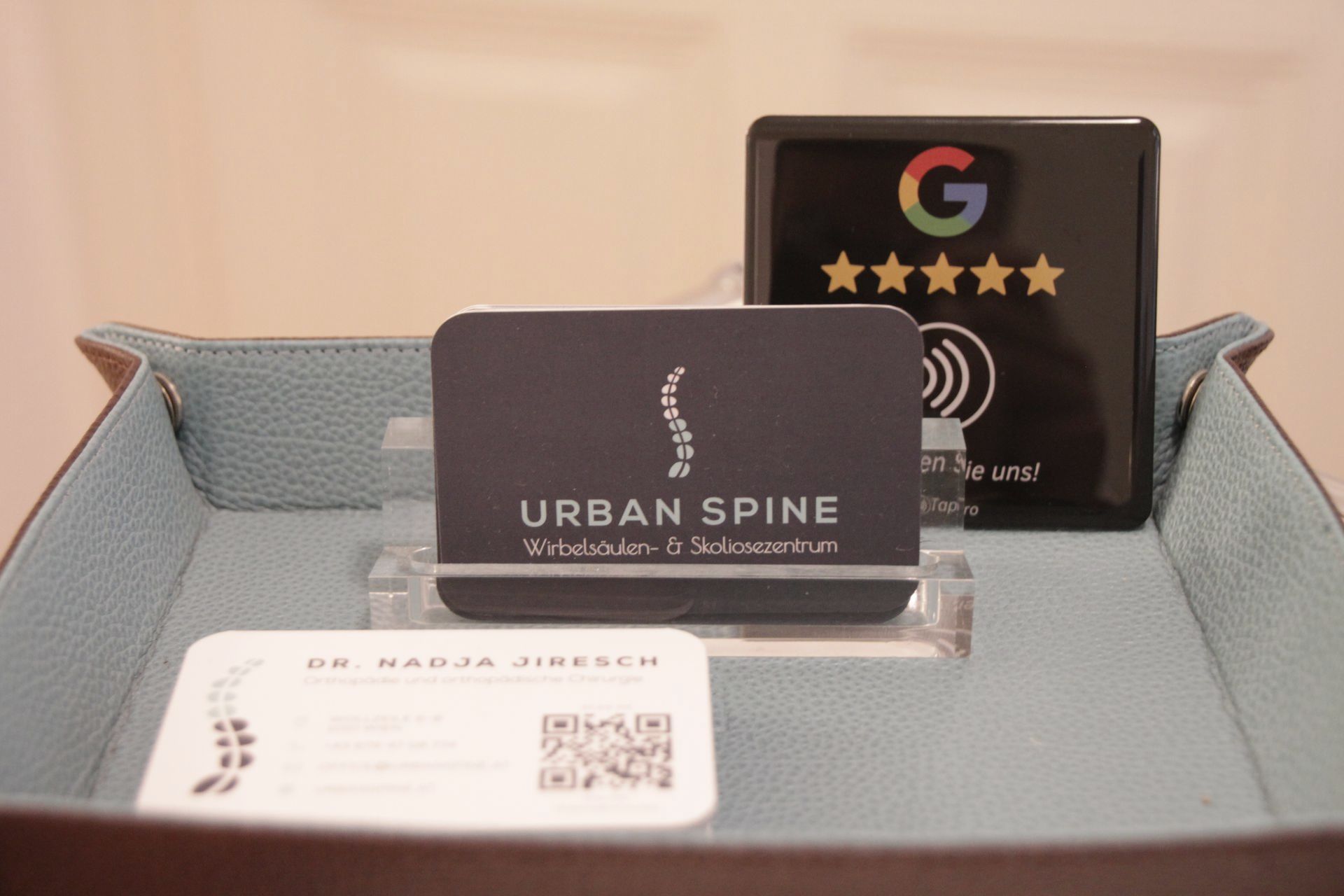 Wirbelsäulen-, Bandscheiben-, Gelenks- und Skoliose Operationen - OA Dr. Nadja Jiresch - Urban Spine - 1010 Wien