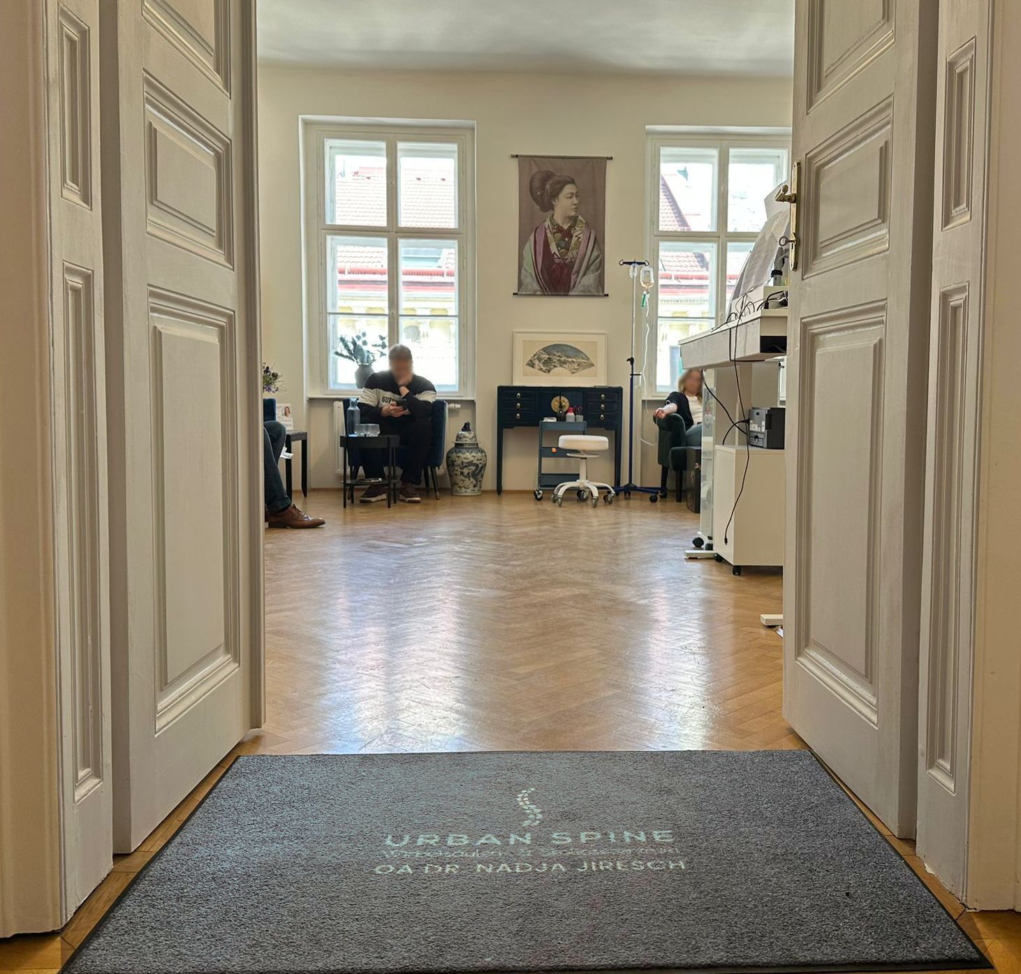 Österreichs beliebteste Ärzte 2025 - OÄ. Dr. Nadja Jiresch - Wirbelsäulen- & Skoliosezentrum Urban Spine - 1010 Wien