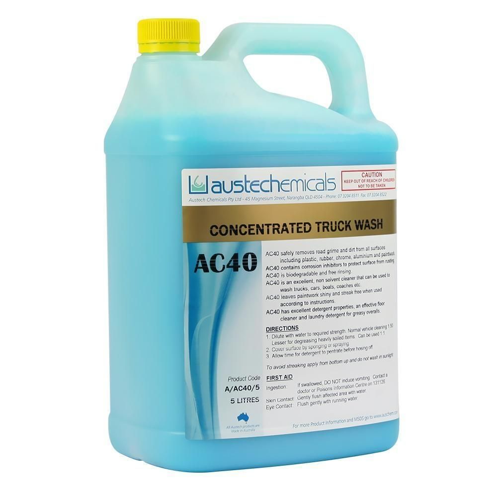 A Bottle of Vinegar, a Spray Bottle, a Measuring Cup, a Spoon and a Cloth — Envirokleen Solutions In Slade Point, QLD