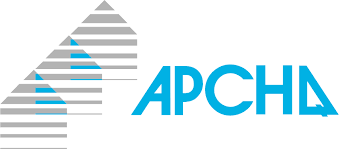 Le logo d'apcha est bleu et gris avec un triangle au milieu.
