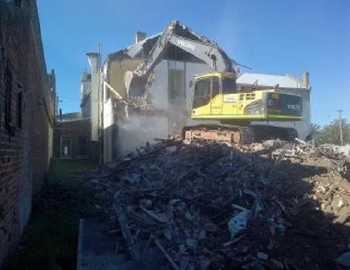 Demolition work through machine