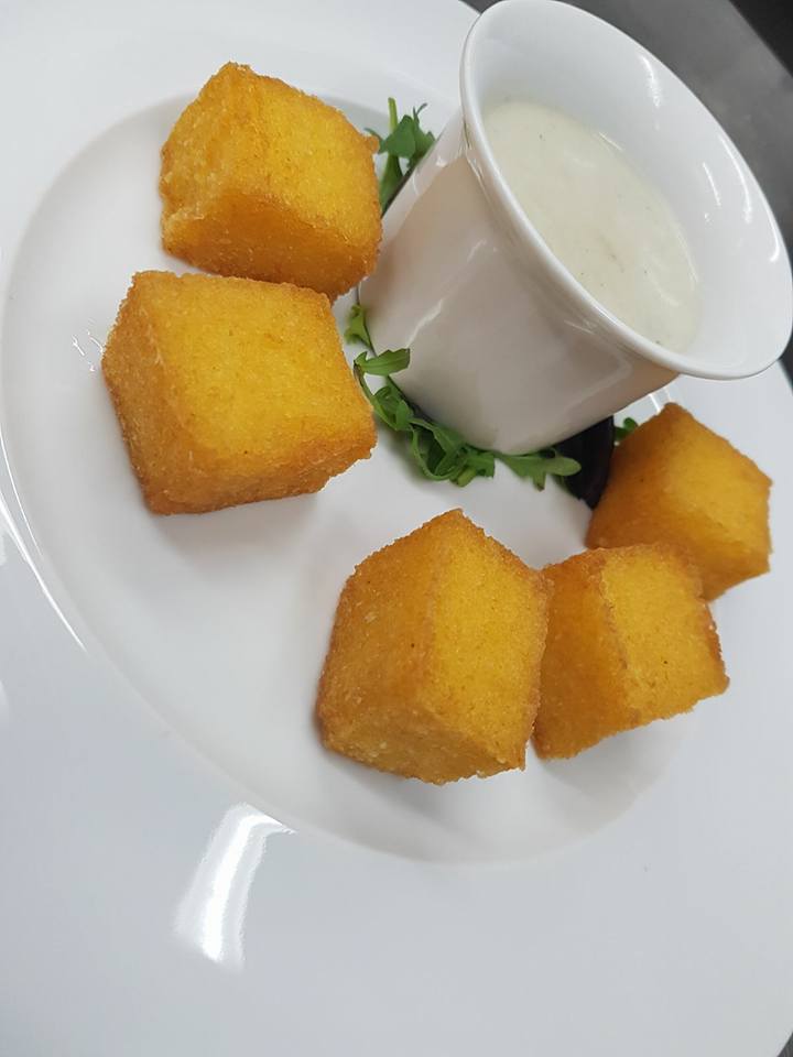 polenta fritta e squacquerone