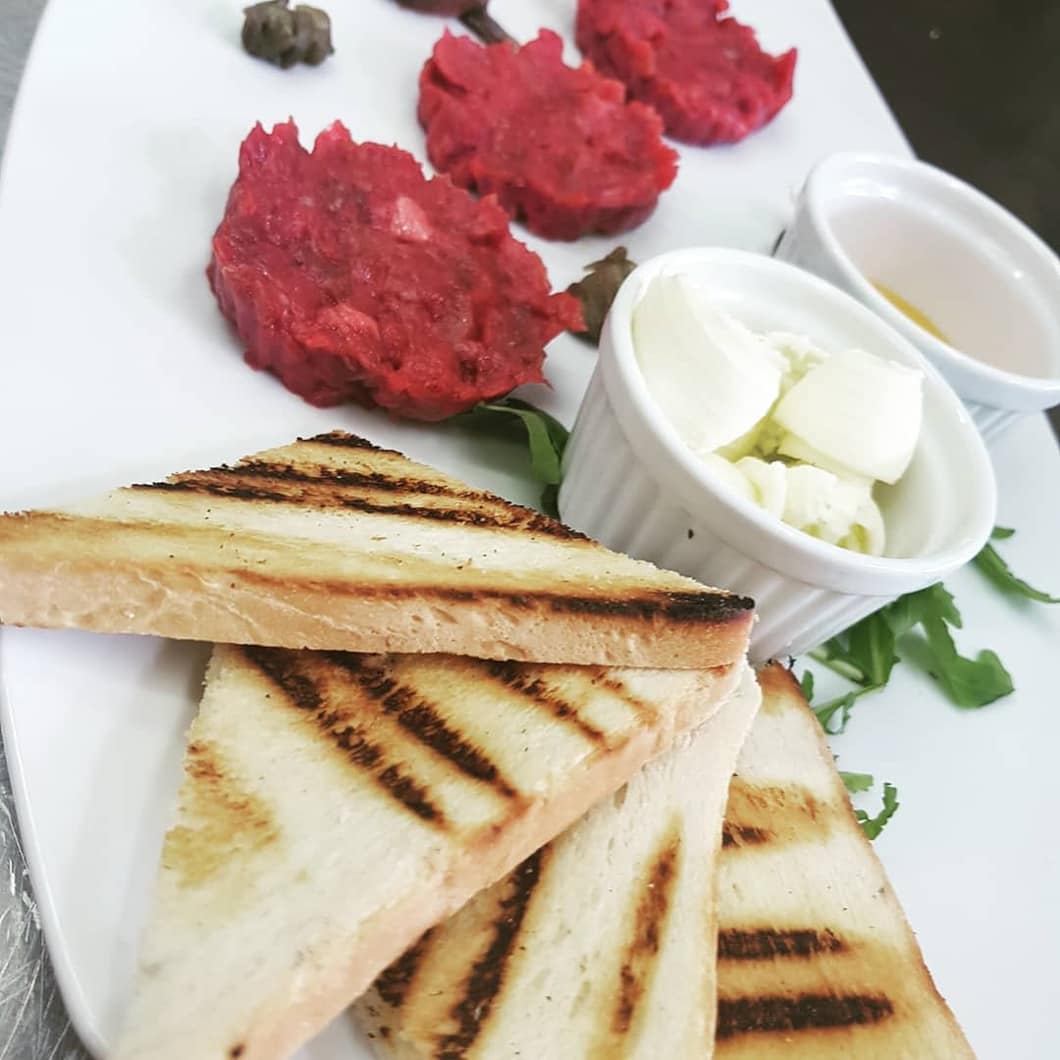tartare di carne battuta al coltello