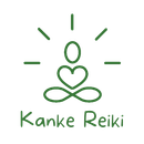 Un logo para kanke reiki con una posición de loto y un corazón en el medio.