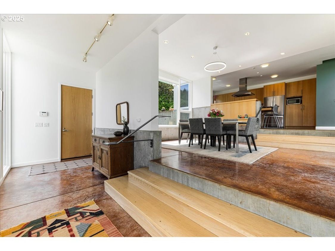 McMinnville Modern Home Entry
