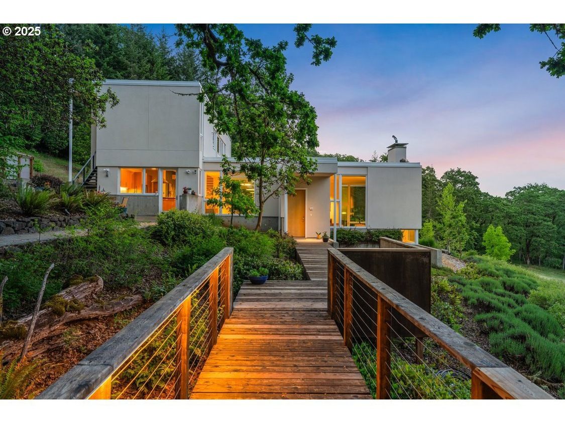 McMinnville Modern Home Exterior
