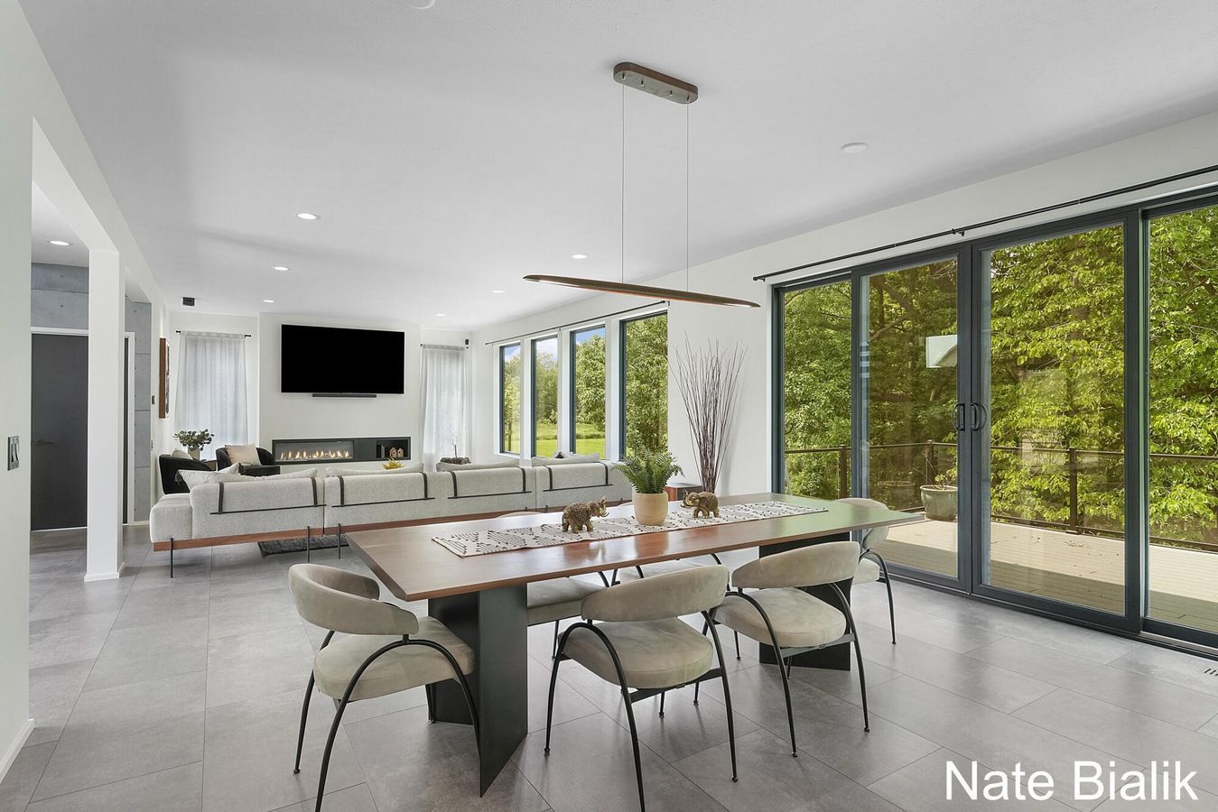 Michigan Modern Home Dining