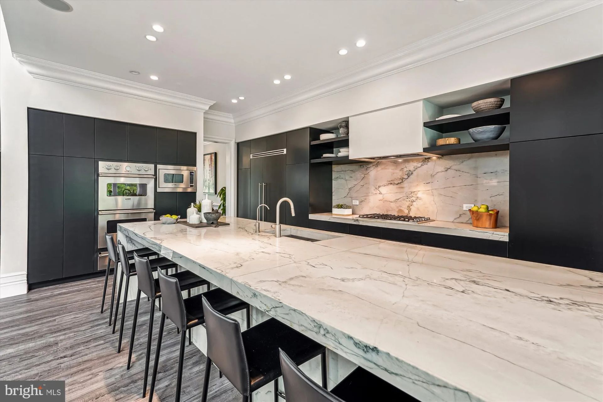 Virginia Modern Home Kitchen