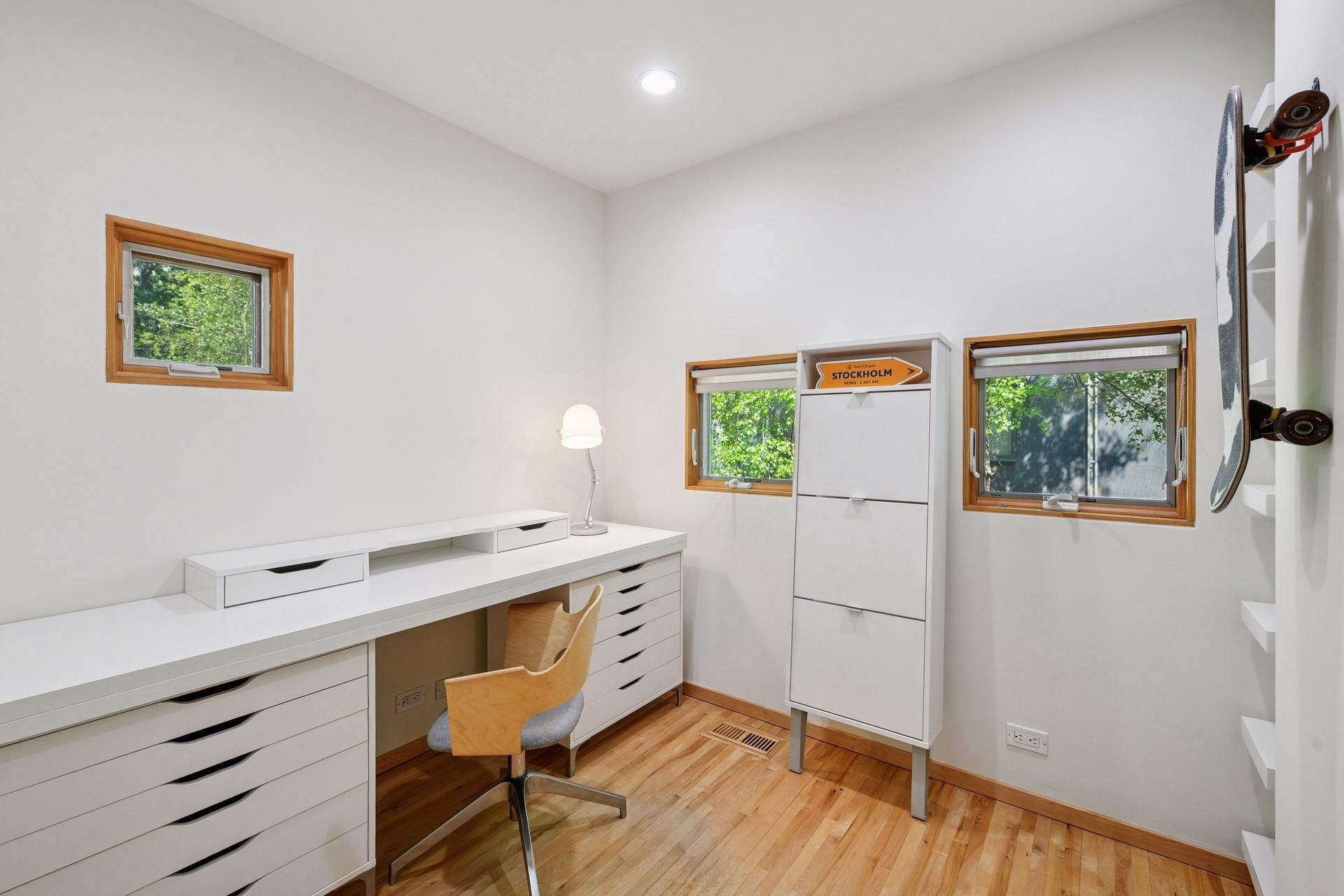 Chanhassen Modern Home Office