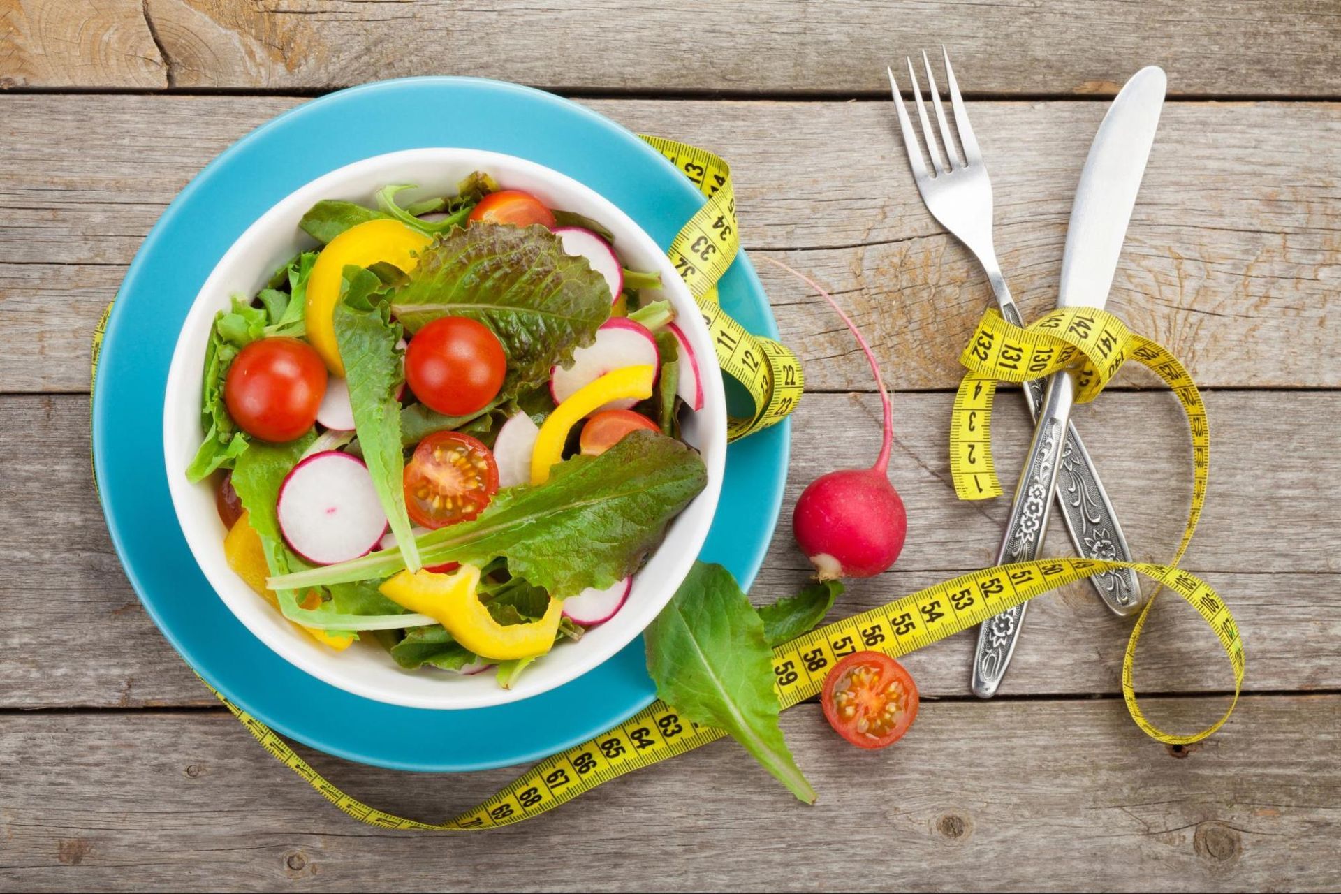 A  healthy, low-calorie colorful bowl of fresh salad