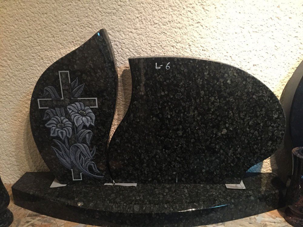 Klaipėdos Akmuo gaminamų paminklų pavyzdžiai