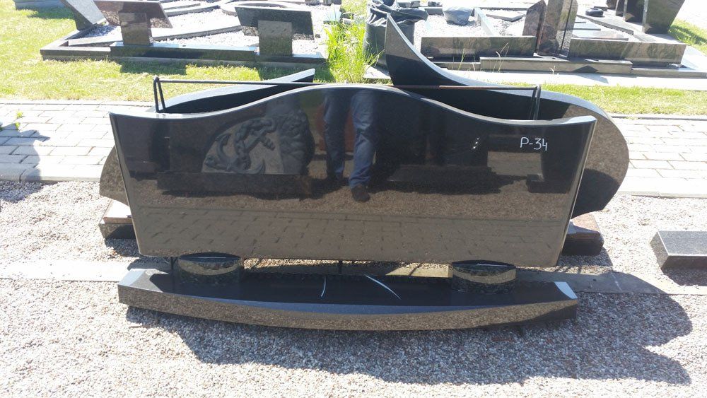 Klaipėdos Akmuo gaminamų paminklų pavyzdžiai