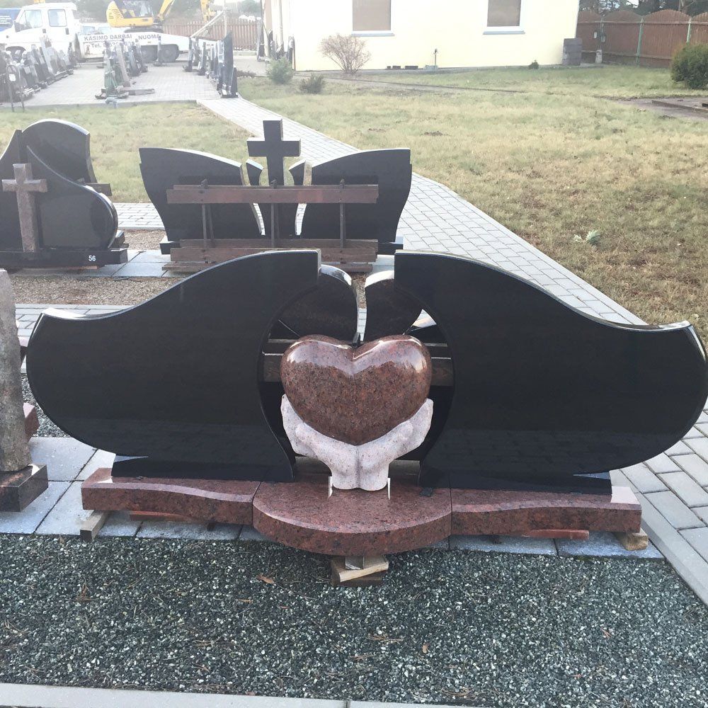 Klaipėdos Akmuo gaminamų paminklų pavyzdžiai