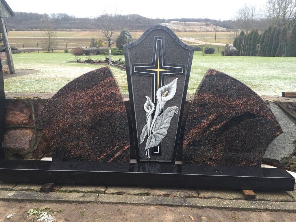 Klaipėdos Akmuo gaminamų paminklų pavyzdžiai