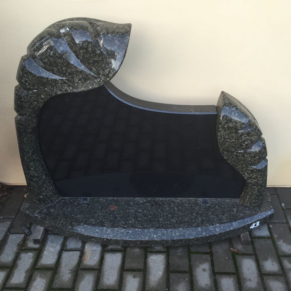 Klaipėdos Akmuo gaminamų paminklų pavyzdžiai