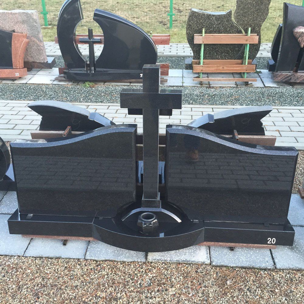 Klaipėdos Akmuo gaminamų paminklų pavyzdžiai