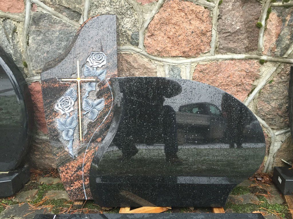 Klaipėdos Akmuo gaminamų paminklų pavyzdžiai