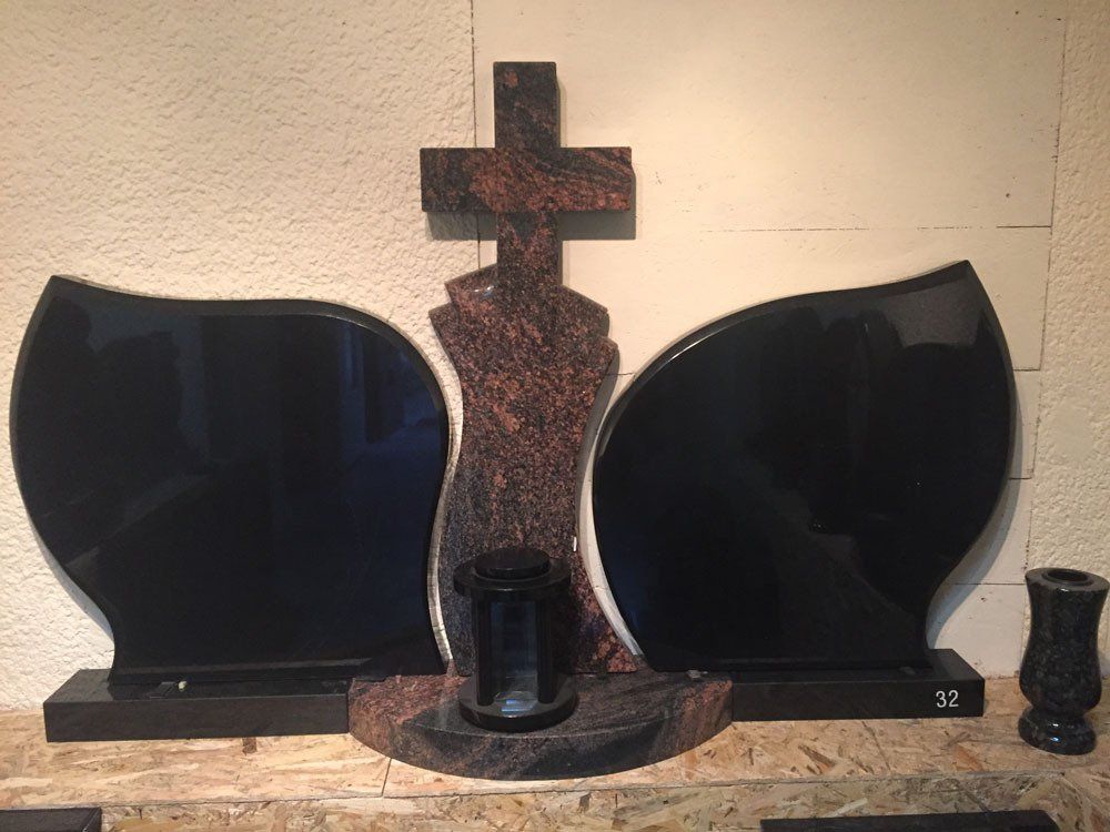 Klaipėdos Akmuo gaminamų paminklų pavyzdžiai