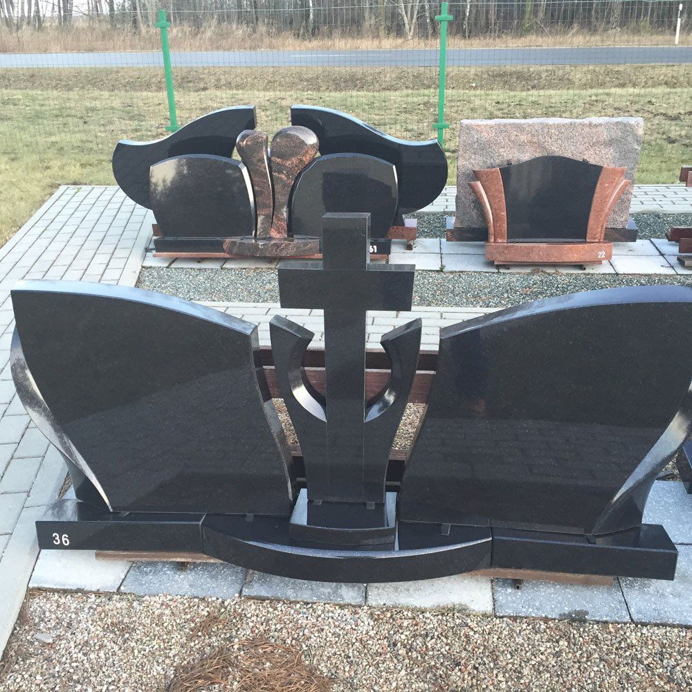 Klaipėdos Akmuo gaminamų paminklų pavyzdžiai