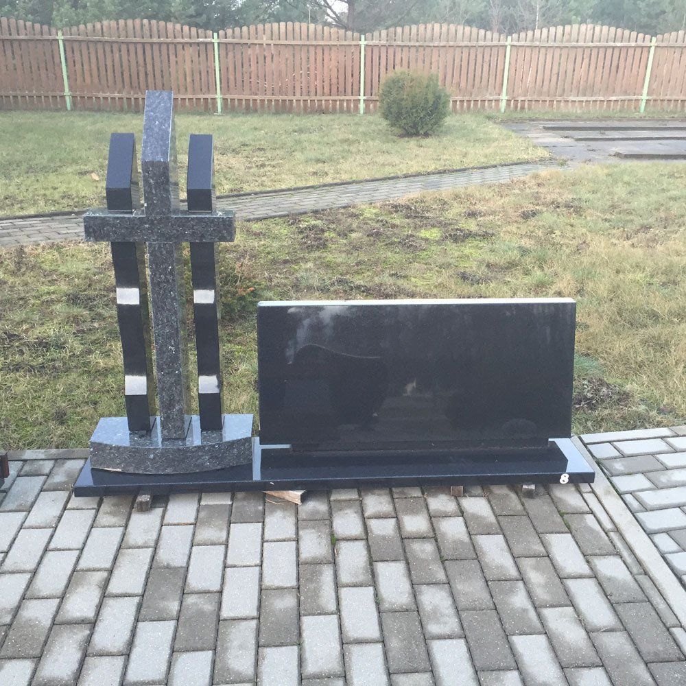 Klaipėdos Akmuo gaminamų paminklų pavyzdžiai