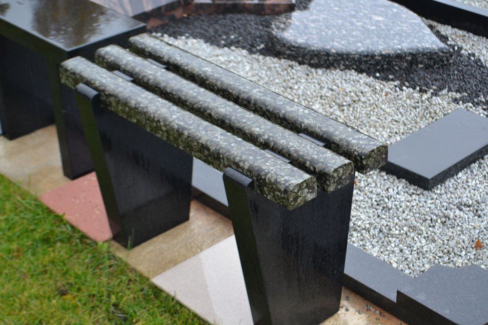 Klaipėdos Akmuo gaminamų paminklų pavyzdžiai