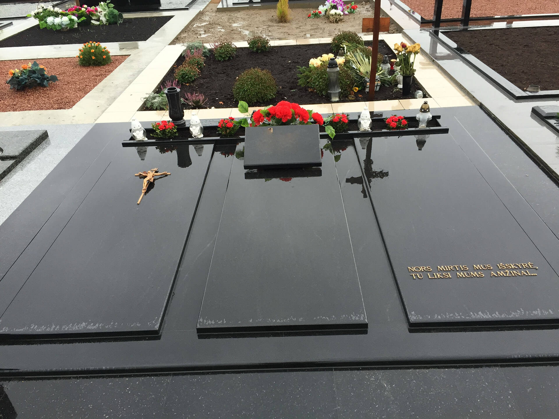 Kapų dengimas granito plokštėmis