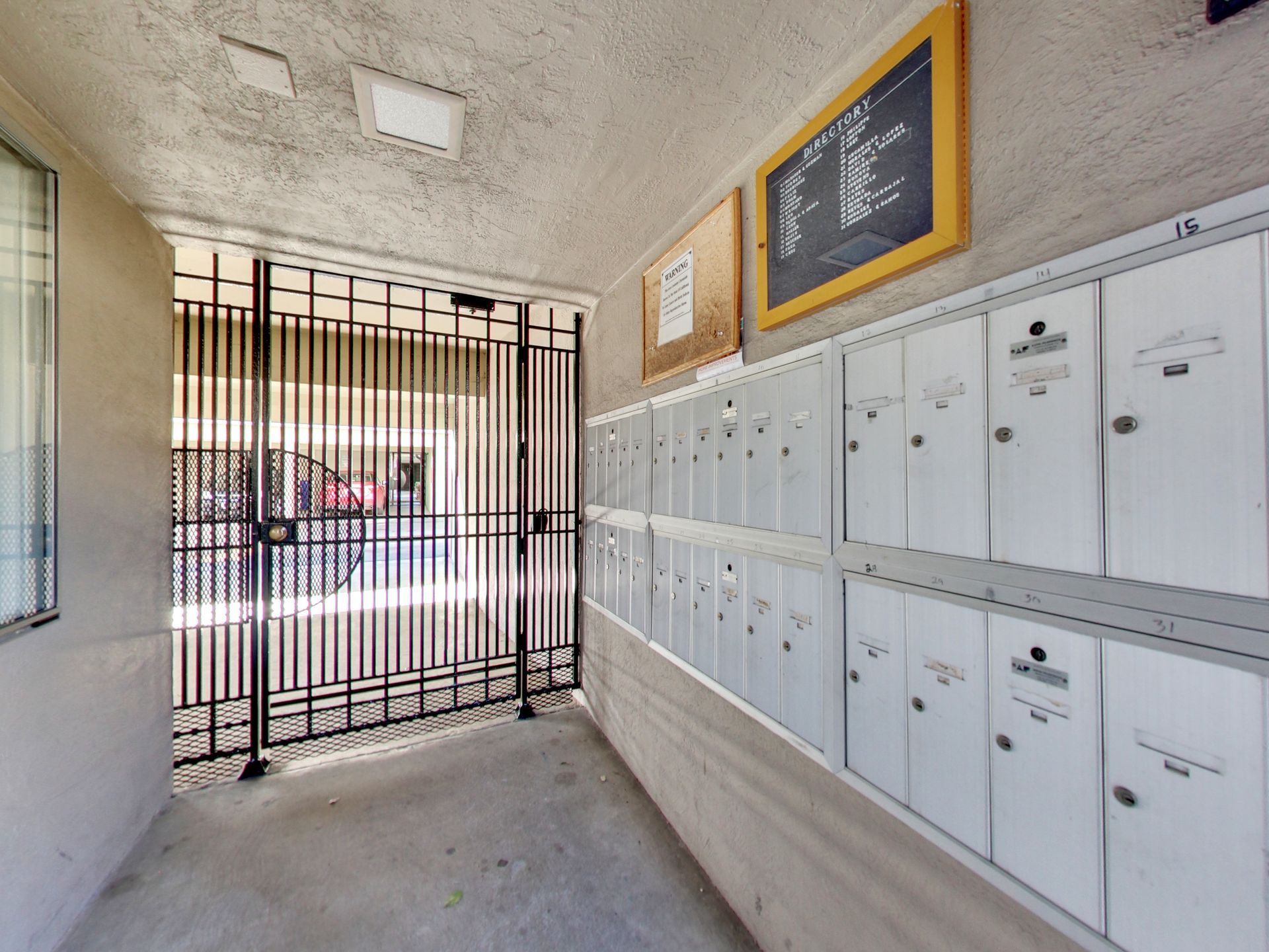 USPS POSTAL PACKAGE DELIVERY LOCKER
