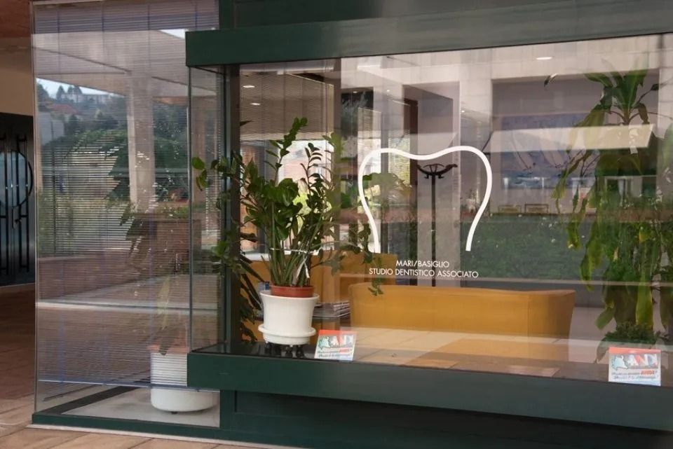 esterno dello studio dentistico di Como