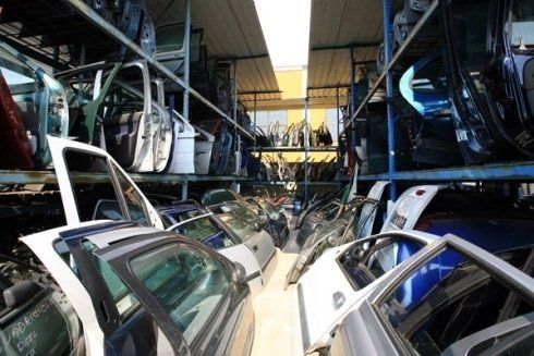 Portiere di auto demolite