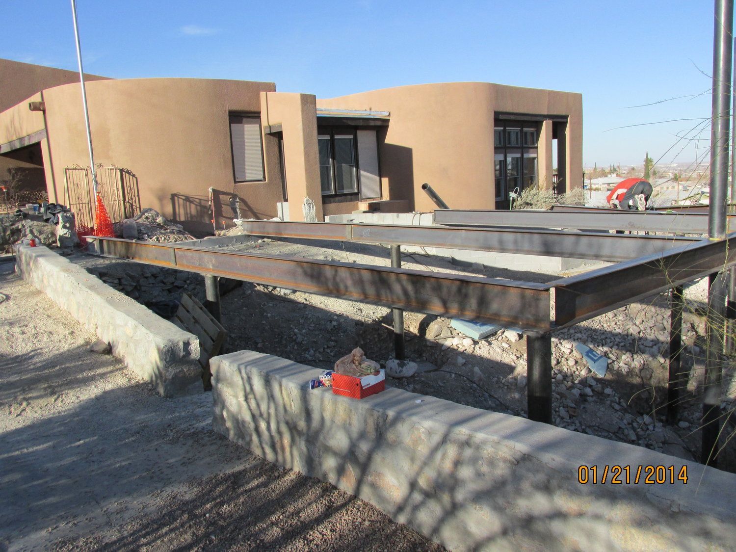 A picture of a house that was taken on january 21 2014