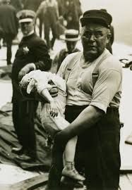  Eastland Disaster little girl in a mans arms